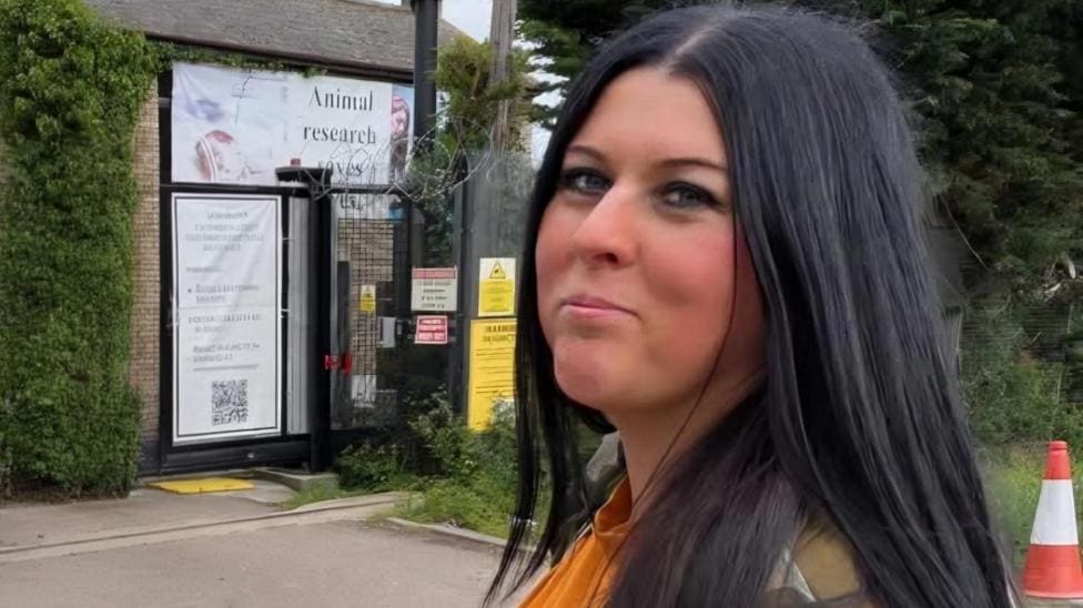 Stourbridge woman campaigns to change cat law — Dudley news photo (BBC Birmingham & Black Country)